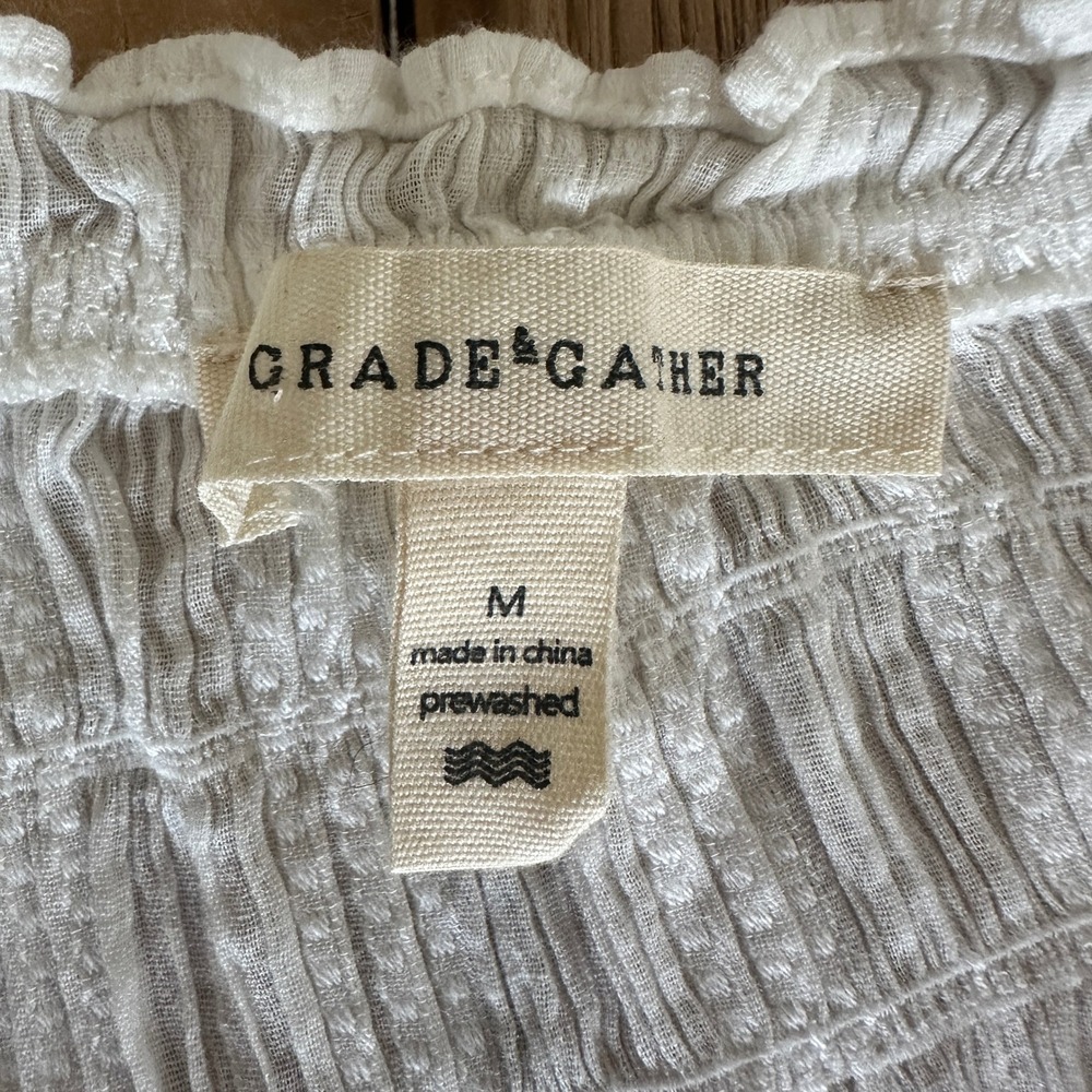 Grade & Gather White Textured Gauze Ruffle V-Neck Blouse Top Womens Medium - Picture 4 of 4